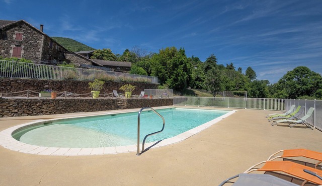 Le chalet du mas lachamp with Terrace, Garden and Air Conditioning