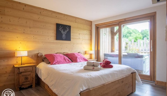 LE CHALET DU PIC: Cosy gîte in a quiet location, private SPA and fitness for 4 people