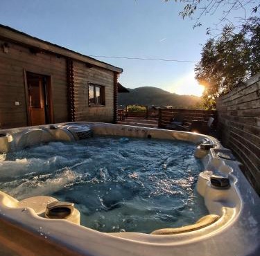 Le Chalet jacuzzi et Détente 4 Étoiles