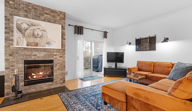 Le Champetre Tremblant 2bdrs Condo w/Fireplace