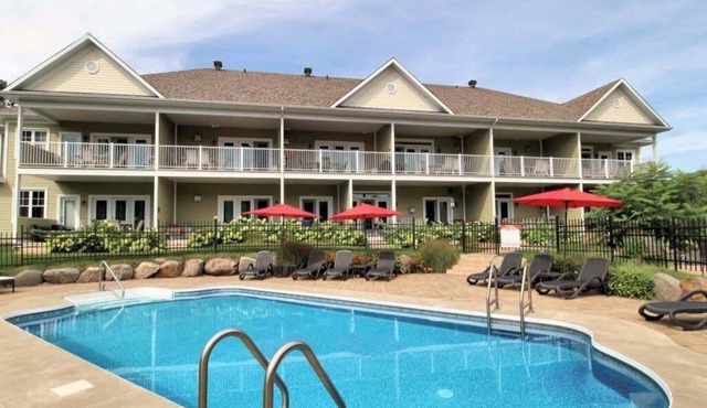 Le Champlain 101| Condo Duplex avec Piscine