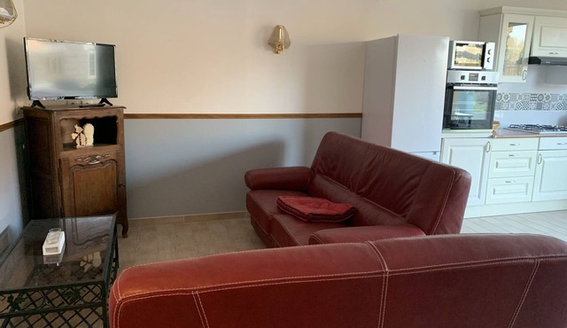 Le Chardonnay - Apt for 4 on garden level with terrace