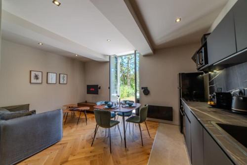 Le Charmant d'Ecully Logement Unique Avec Jardin à 10 minutes de Lyon