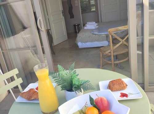 Le Charmant-Terrasse-Vue et accès Piscine -15