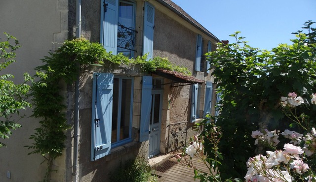 Le Charme du Cher, an authentic French house on a dead-end road.