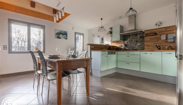 Le chat l'heureux - AURIERES