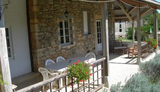 Le Chataignier, Gîtes de Peyrounou. Holidays, fait à la main