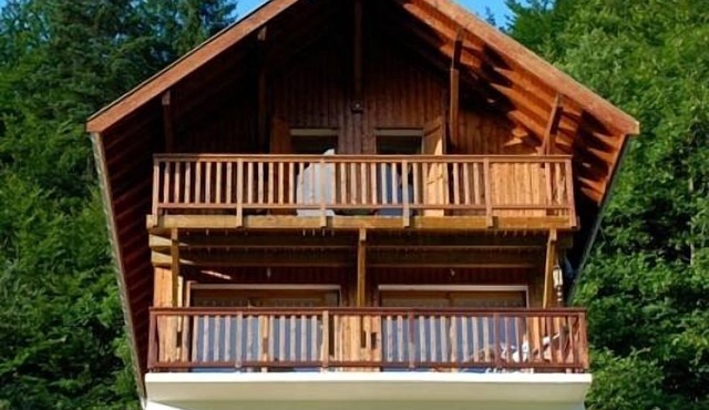 Le Chatox, Cosy retreat with stunning views. Ski, cycle, trek, relax, chill.