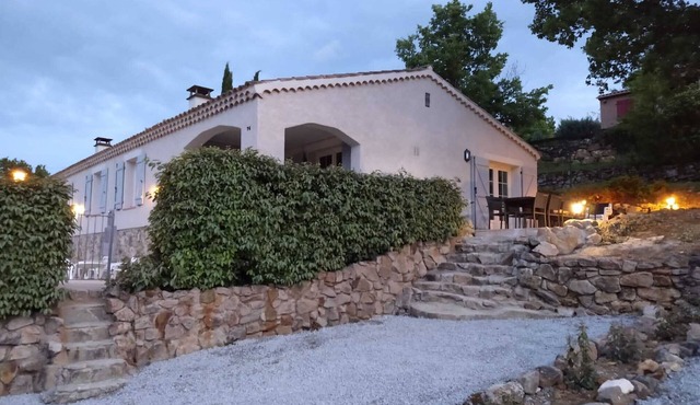 Le Chêne: large holiday home with private swimming pool