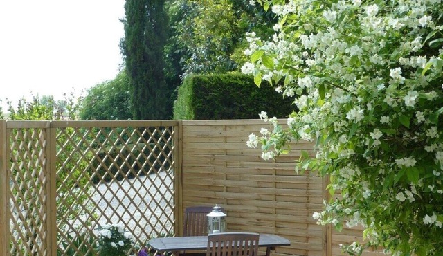 Le Ciel Bleu -Adult Only romantic cottages, Loire Valley with private Gardens