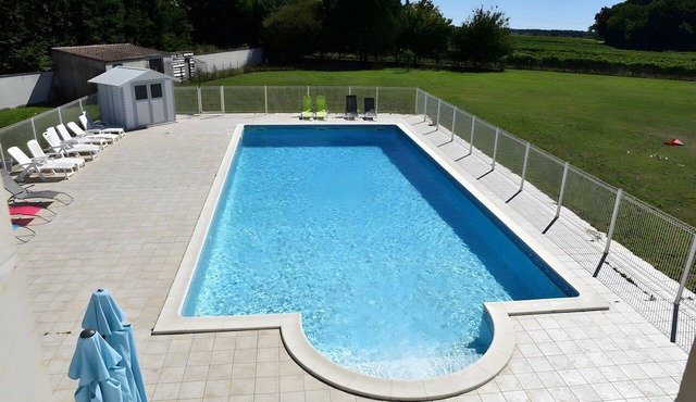Le Clos Rançanne: 25-30 Guests, Pool on 1 Hectare, Events, Weddings – Near Royan, Saintes, Cognac