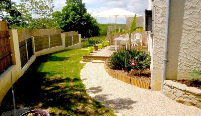 Le Clos du Mûrier is located in a quiet, pleasant countryside setting.