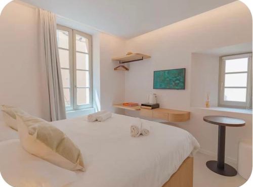 Le Clocher l Vieux village l Shellter-Rentals