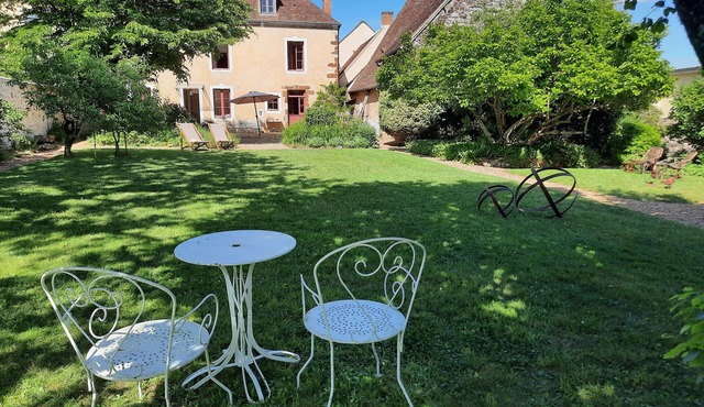 Le Clos de la Fuie, gîte in La Perrière, le Perche, 3 large bedrooms, garden
