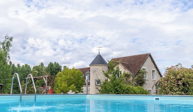 Le Clos de la Bodice holiday cottage for 12-15 people, 7 bedrooms, with Jacuzzi