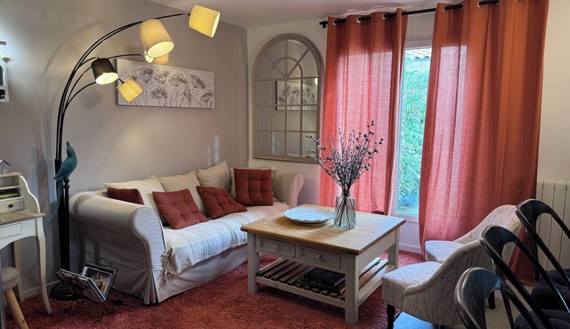 Le Clos de Lartichaut à Eyguières en Provence Avec Jardin, Terrasse, Parking