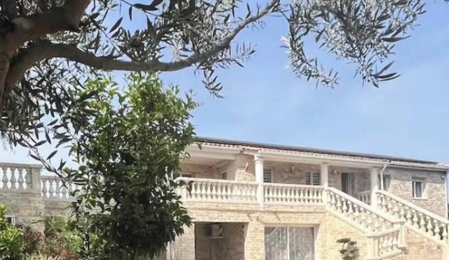 "Le Clos De Pierres" up to 28 Pers Swimming pool Sauna