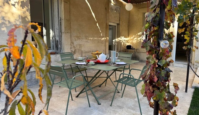 Le Clos de Posquières, wine-grower's house, pool