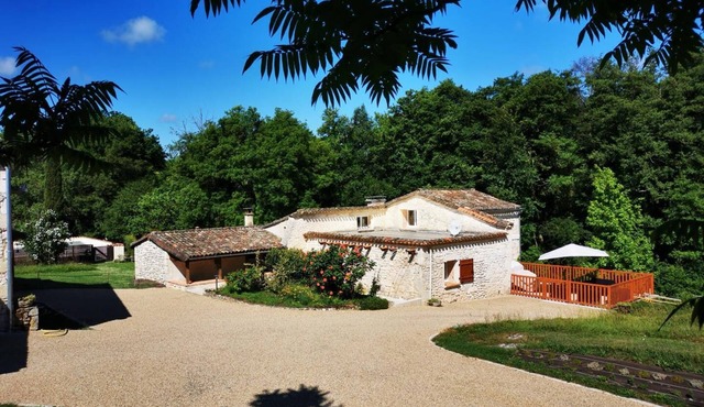 LE Clos DES Sources - Pineuilh