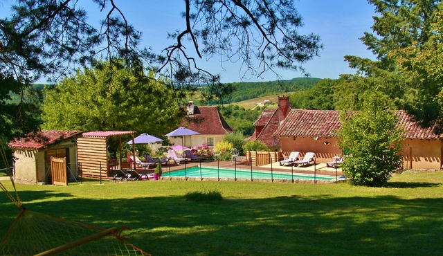 Le Clos Romantic, charming house on a hill in a 7-acre park