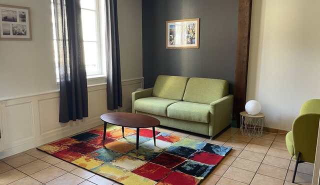 Le Coche d'Eau-Apartment-Modern-Ensuite-City view