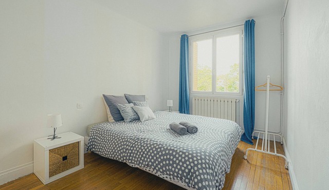 Le cocon, accommodation for 6 people + 1 baby in Villeurbanne near Lyon
