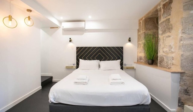 Le Cocon: At the Foot of Saint-Front Cathedral