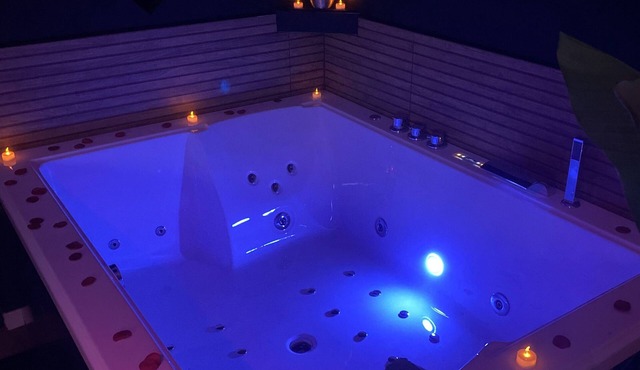 Le Cocon Doré Love Room Balnéothérapie