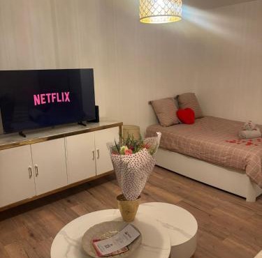 Le Cocon - Paris - Netflix - Parking