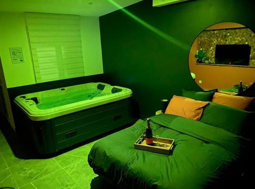 Le Cocoon Evasion Spa Jacuzzi