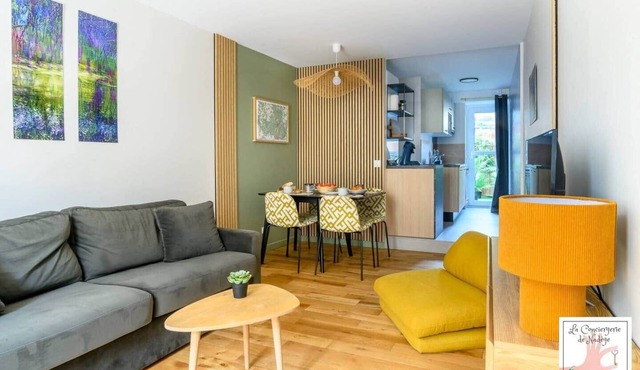 Le Coeur de Milly, downtown