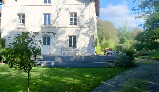 Le Colibri Guest Room – Épinal