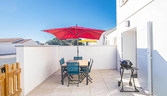 LE COMMODORE Maison avec piscine/parking/wifi/plages 5kms