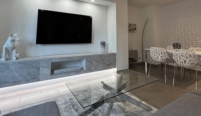 Le Contemporain, 5 minutes from the station and city center