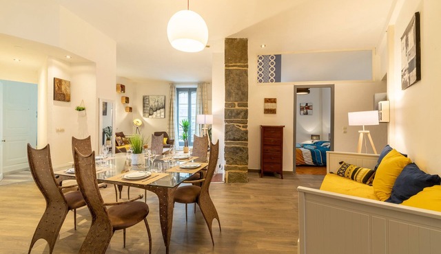 Le Contemporain, Hyper-center, 80m², 8 pers.