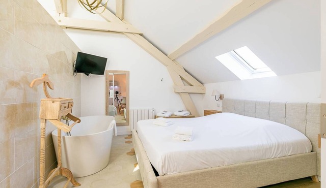 Le Cosy- charmant studio avec baignoire- SR Loc