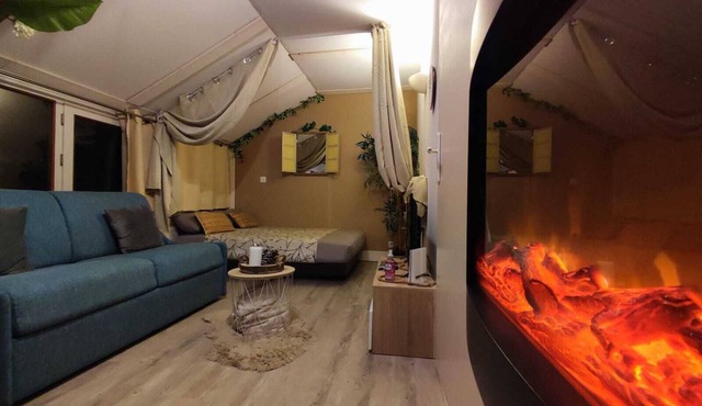 Le Cosy Fleuri and its warm assets 🌸