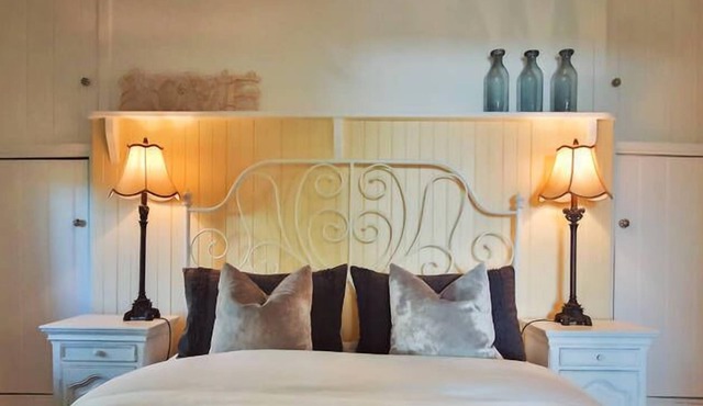 Le Cottage at Sandalwood House, Red Hill