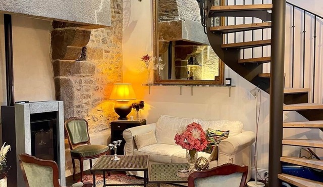 LE COTTAGE - Charming gîte at the foot of the Château