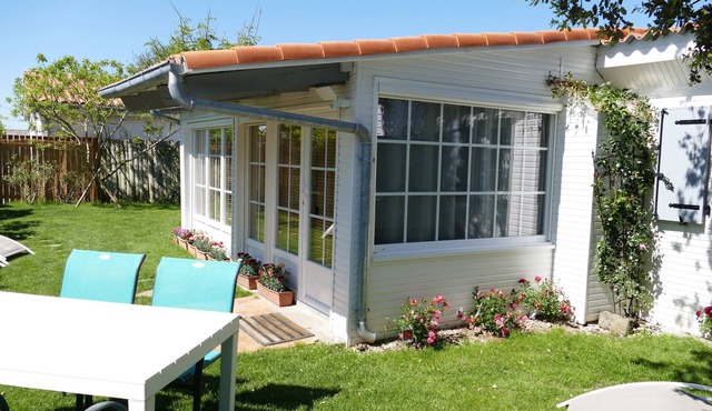 Le Cottage, house with garden 300 meters from the beach