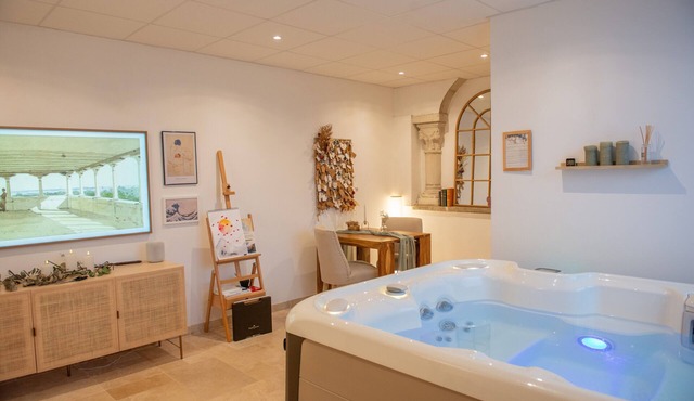 Le Couvent des Cordelières – Romantic Suite with Optional Spa & Dinner