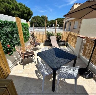 Le Crépuscule Terrace, beach