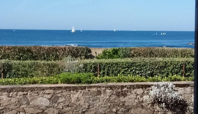 LE CROISIC 2-ROOM APARTMENT ON THE GROUND WITH SEA VIEW TERRACE NEAR THE BEACH