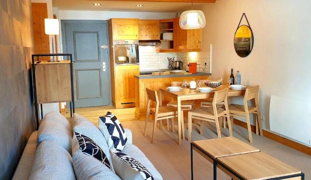 LE CRYTAL 1950 - ARC 1950 Luxury Renovated Premium Apartment - 2 Bedrooms