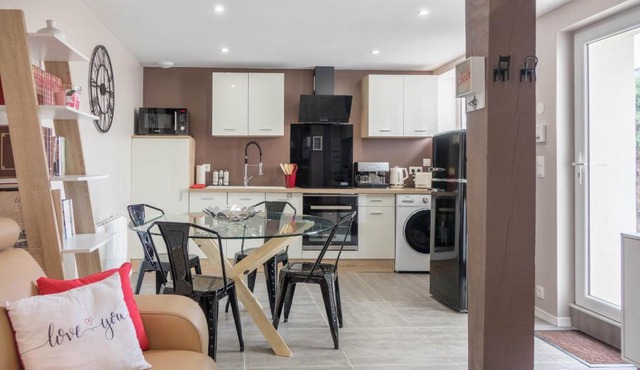 Le Dionysien * (petite maison avec terrasse)