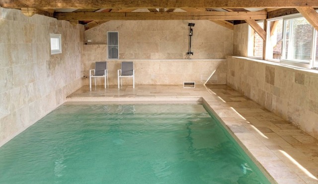 Le Domaine de la Désirée Séjours, Fêtes, Séminaires Piscine, Tennis 45+ Couch