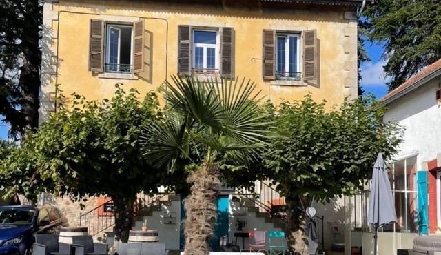 Le Domaine de la Garenne Guest house Heated swimming pool Games room Billiards.