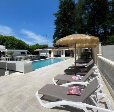 Le Domaine des 24 Heures Piscine 8pers