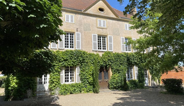 Le Domaine du Martray - Typical southern Burgundy family home