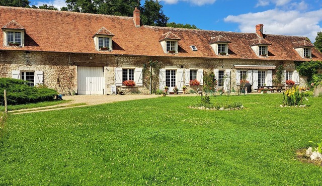 Le Dortoir" guest room
